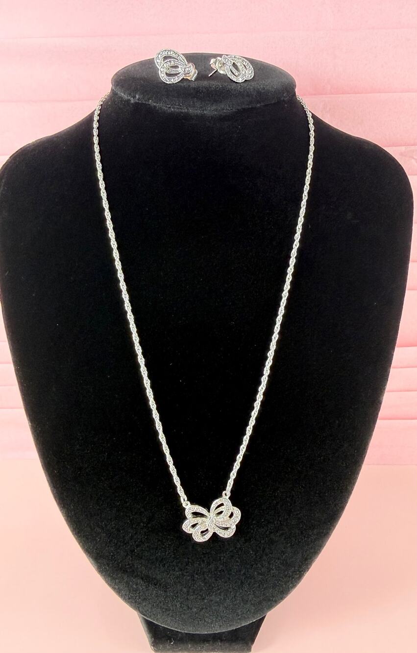 Vintage Avon Romantic Ribbons Silver Tone Necklace and Earring Set